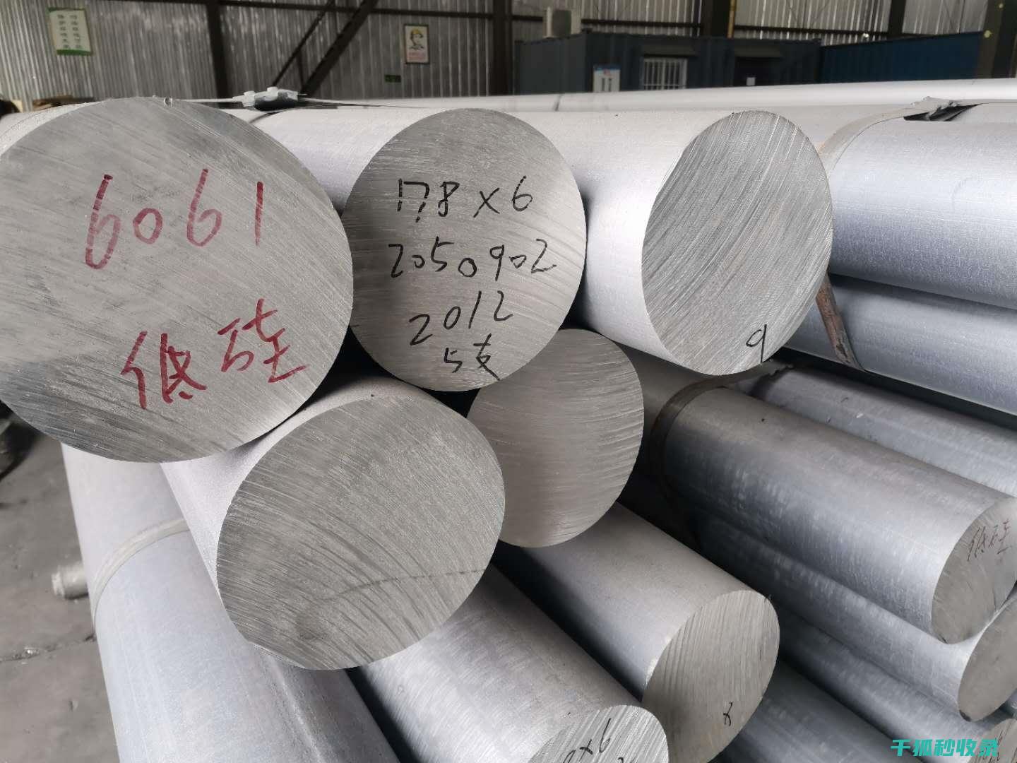 铝合金门窗油渍清理，保持明亮 (铝合金门窗油污怎么清理干净)