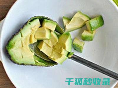 切牛油果的秘诀：教你一招快速又不伤手 (切牛油果的秘诀是什么)