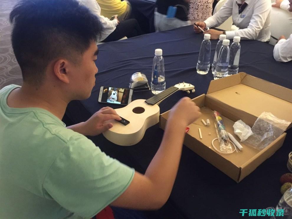 让家焕然一新：旧报纸在室内设计中的独特应用 (让家焕然一新,下一句)