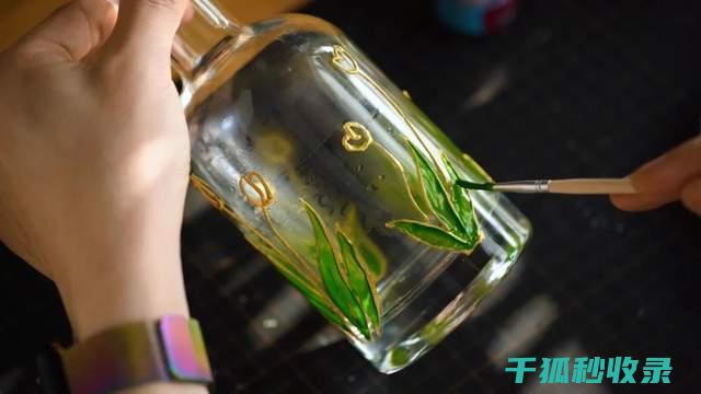 花瓶清洁后的保养：延长使用寿命的关键 (花瓶清洁后的颜色变化)