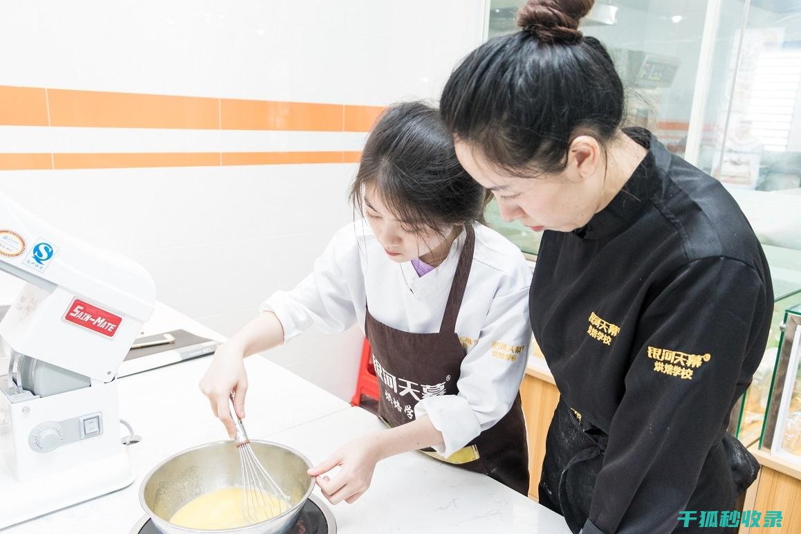 烘焙中的重要一课：防止饼干烤焦的实用技巧 (烘焙中的重要元素)