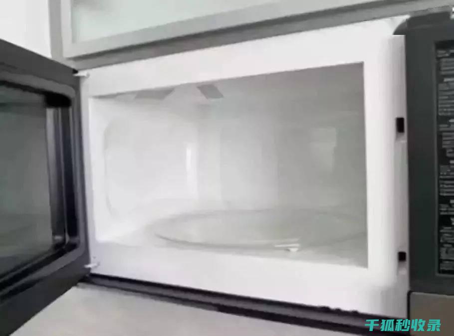 微波炉去味：快速清除厨房异味的秘密武器 (微波炉去味小妙招 用醋)