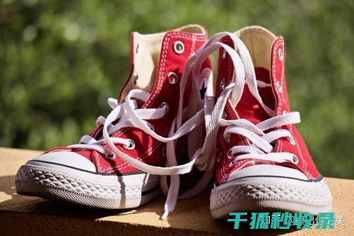 帆布鞋容易脏？这些清洁技巧助你轻松应对 (帆布鞋容易脏怎么处理)